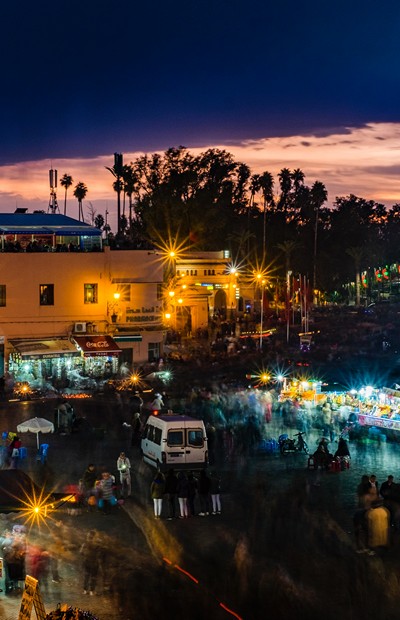 vista notturna del suq di Marrakech Full Size